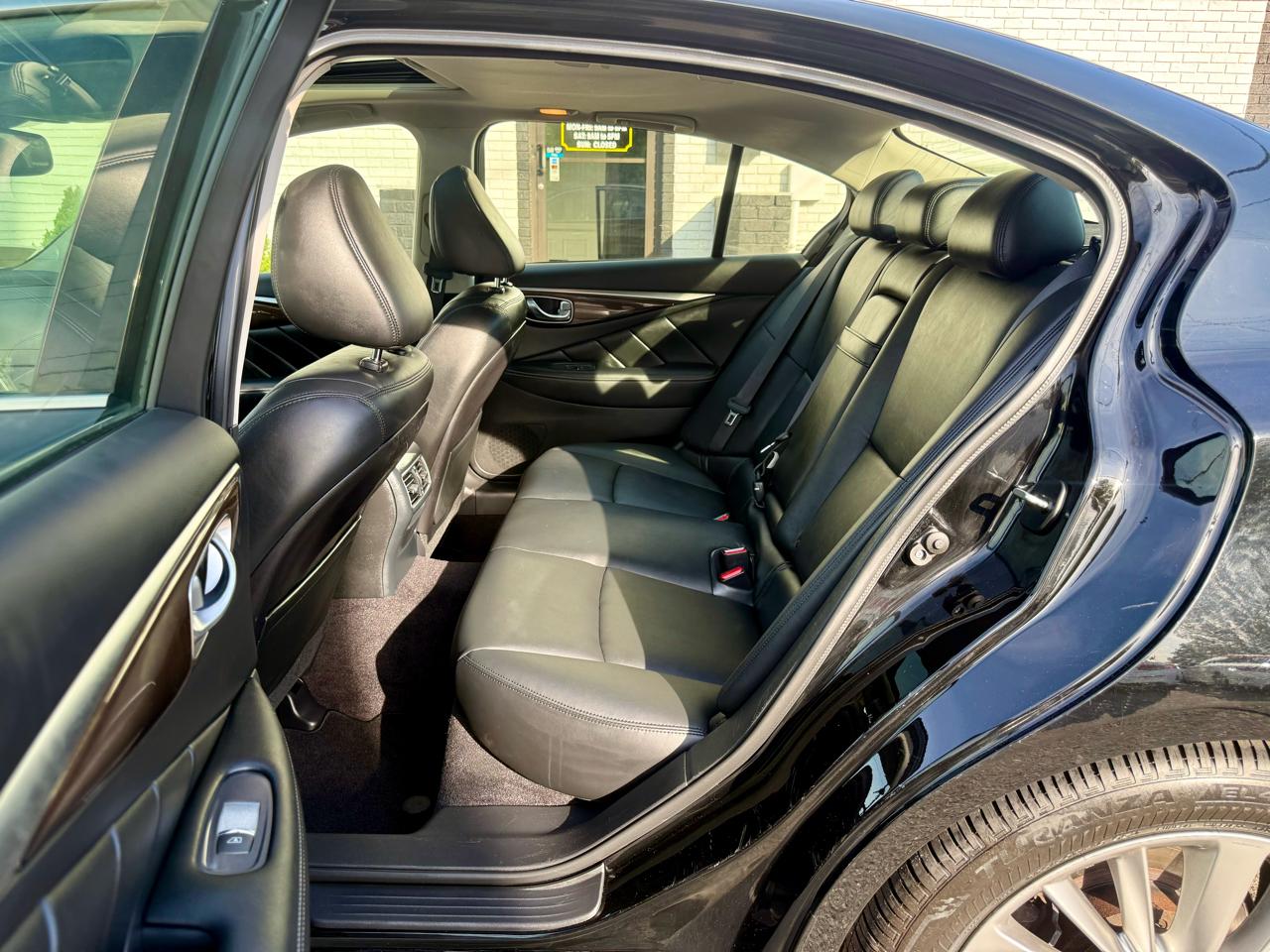 Infiniti Q50 2.0t LUXE AWD 2018