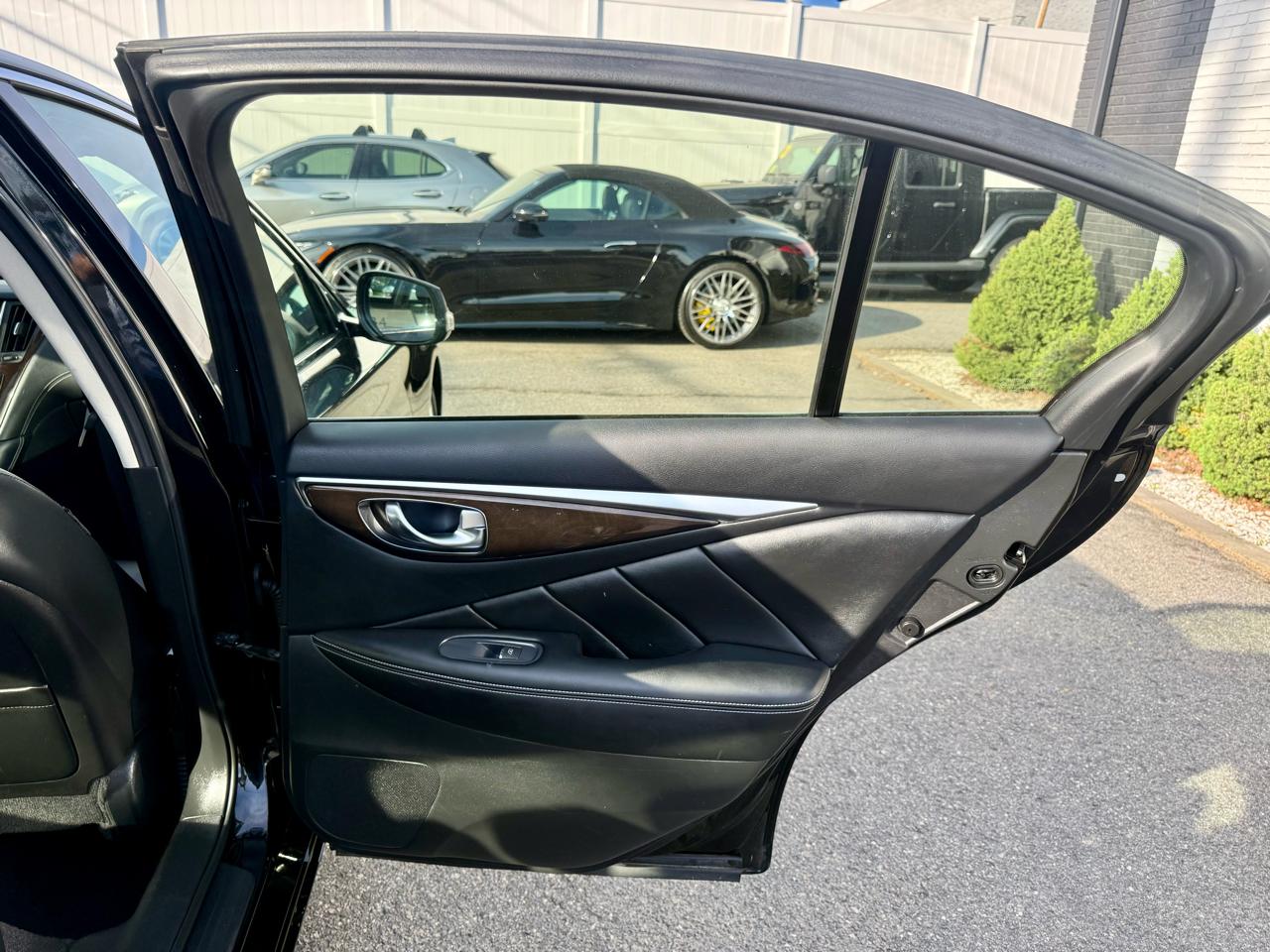 Infiniti Q50 2.0t LUXE AWD 2018