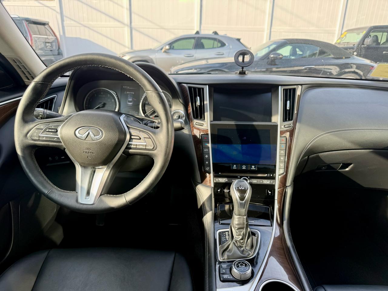 Infiniti Q50 2.0t LUXE AWD 2018