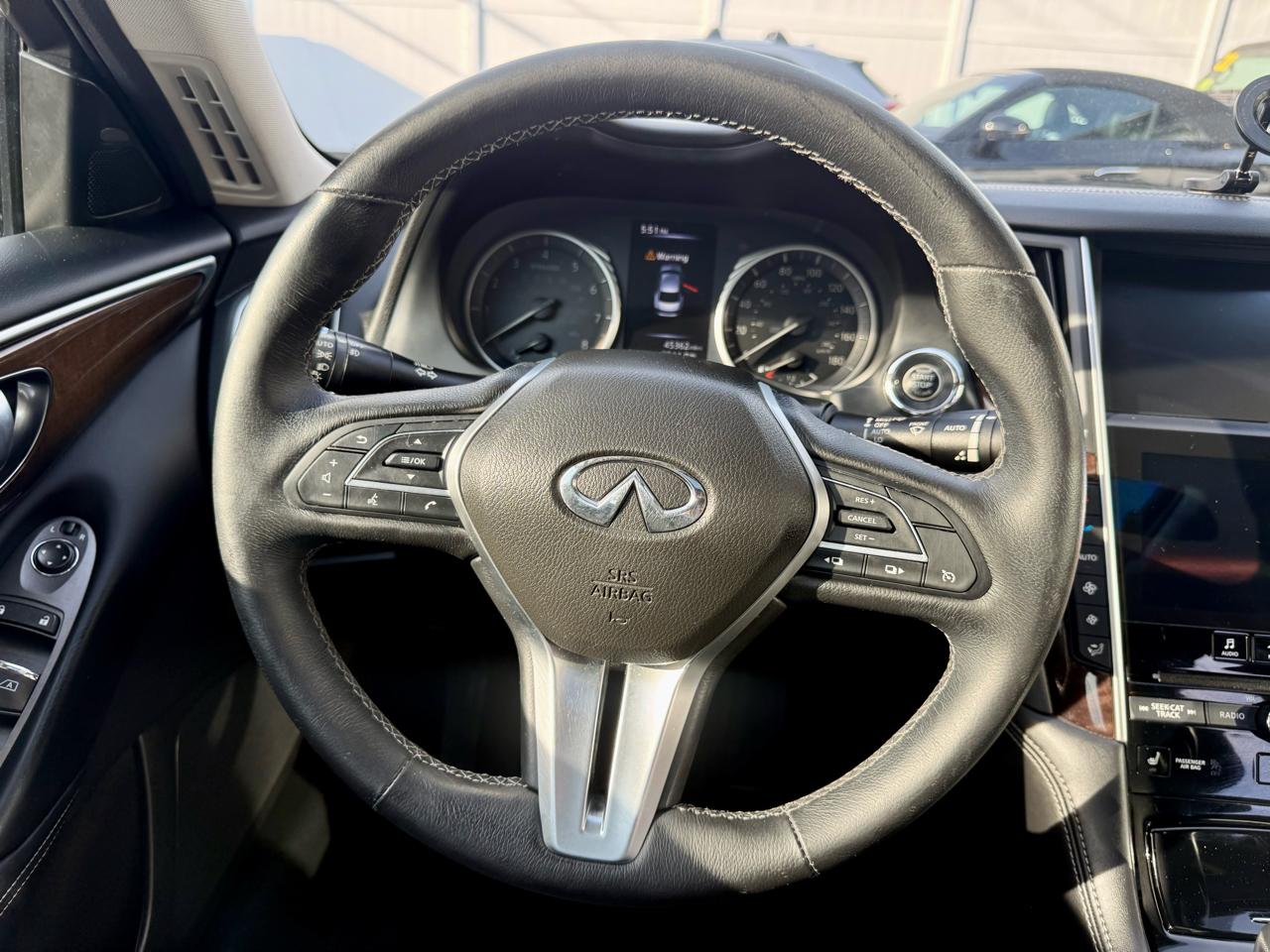 Infiniti Q50 2.0t LUXE AWD 2018
