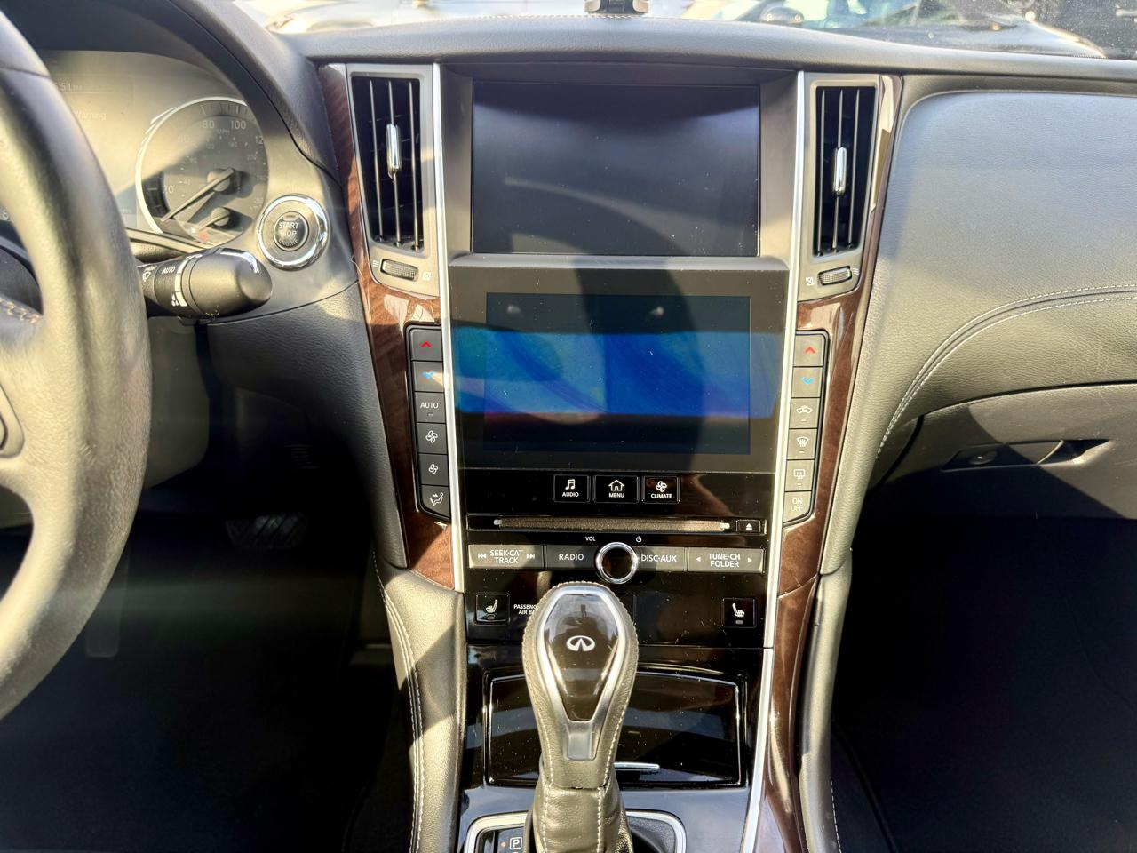 Infiniti Q50 2.0t LUXE AWD 2018