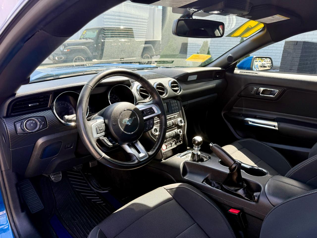 Ford Mustang V6 Coupe 2017