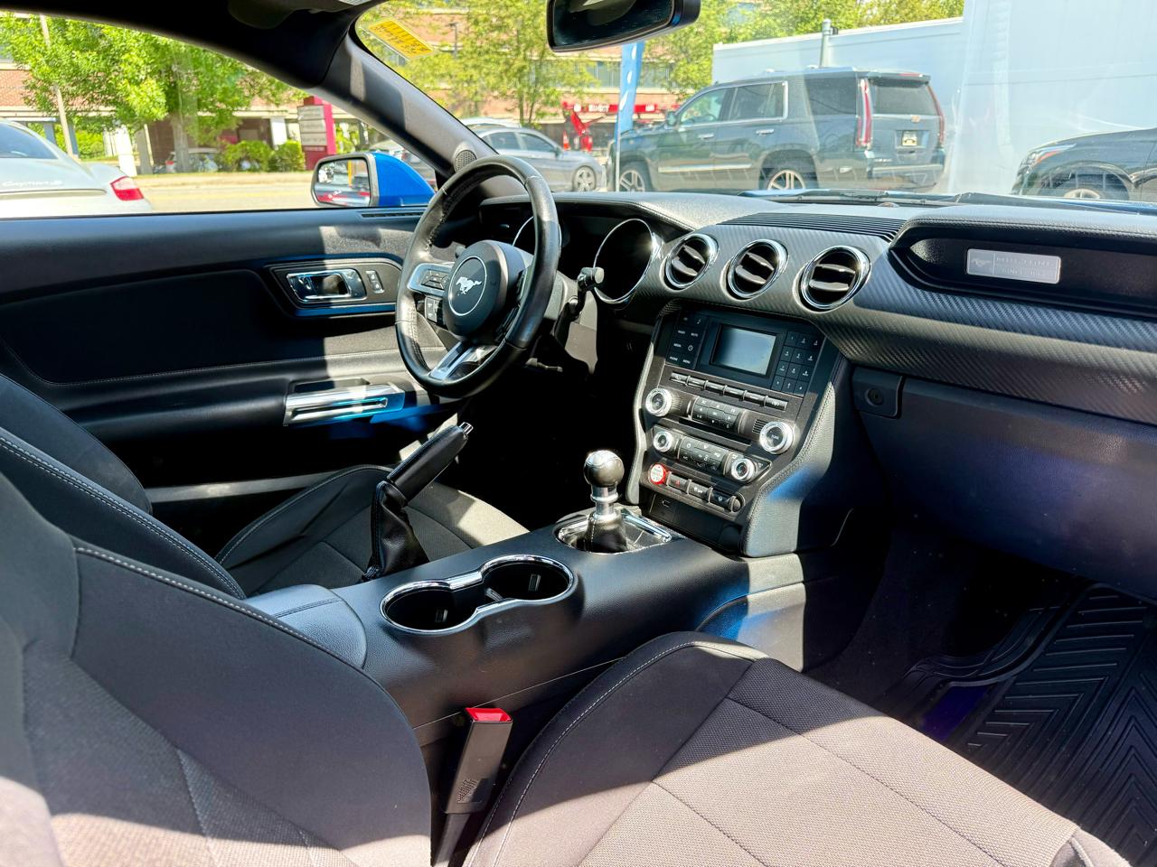 Ford Mustang V6 Coupe 2017