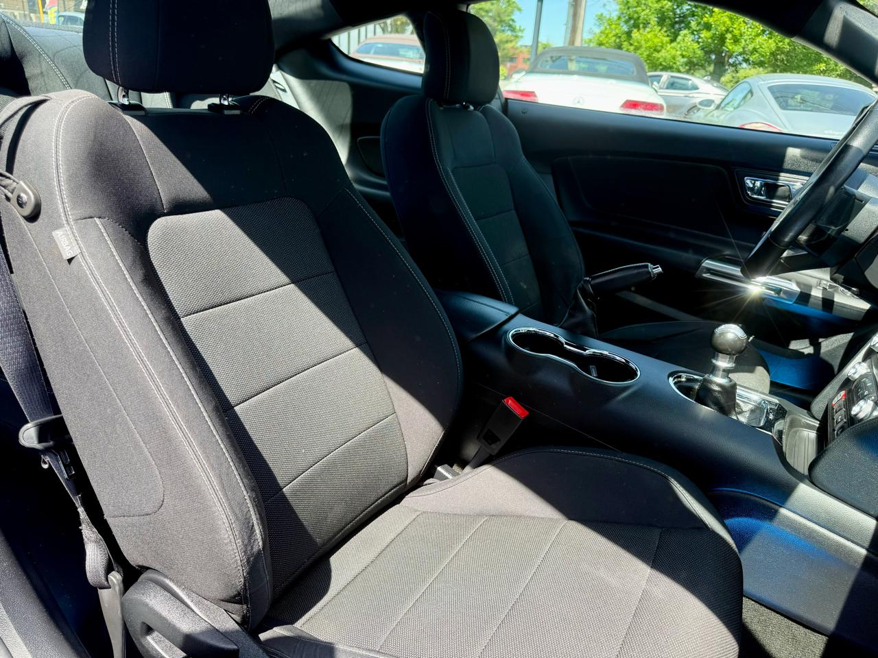 Ford Mustang V6 Coupe 2017