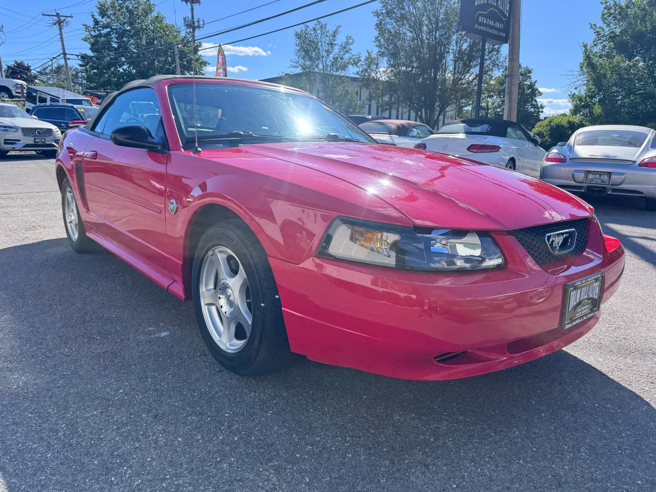 Ford Mustang Deluxe Convertible 2004