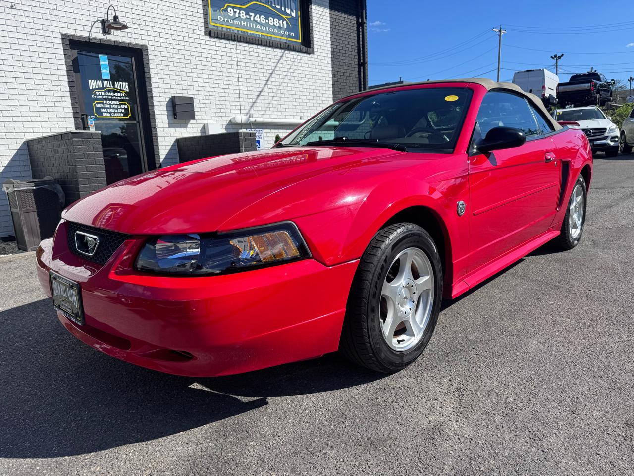 Ford Mustang Deluxe Convertible 2004