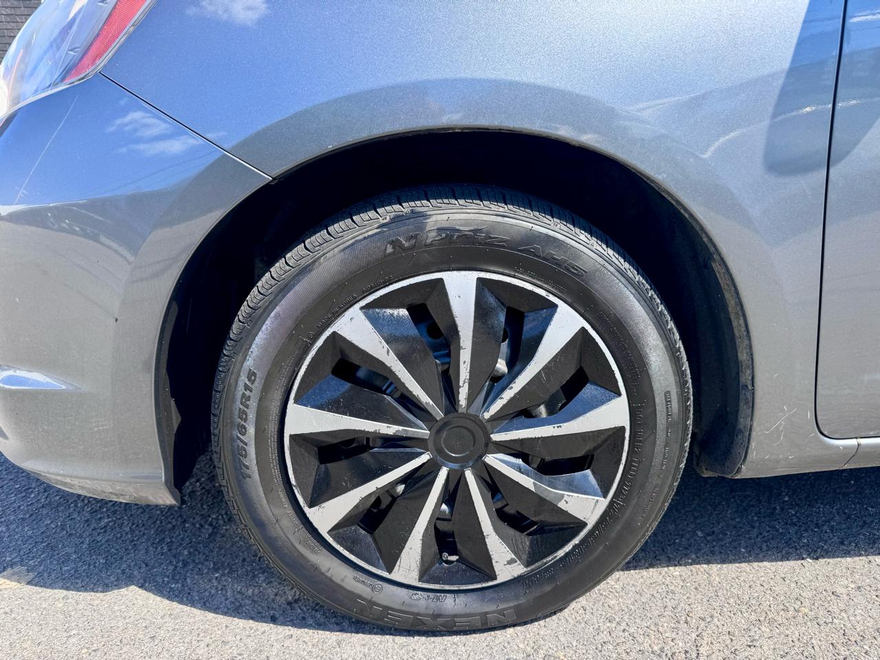 Honda Fit 5-Speed AT 2013
