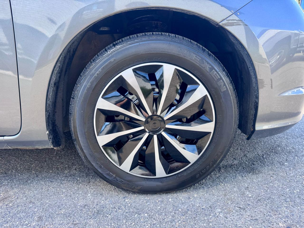 Honda Fit 5-Speed AT 2013