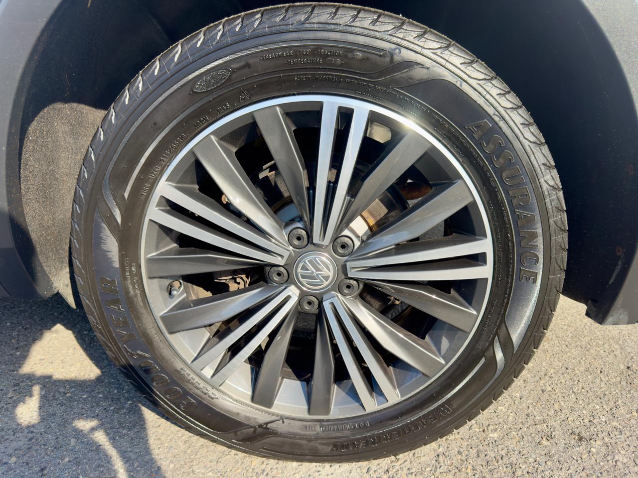 Volkswagen Tiguan SEL 4D SUV 4Motion 2018