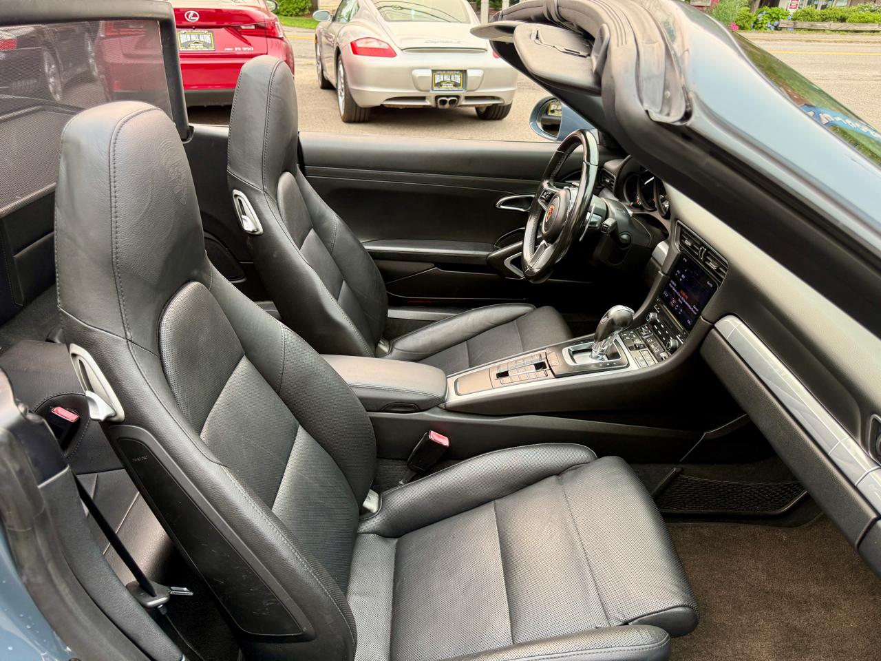 Porsche 911 Carrera Cabriolet 2017