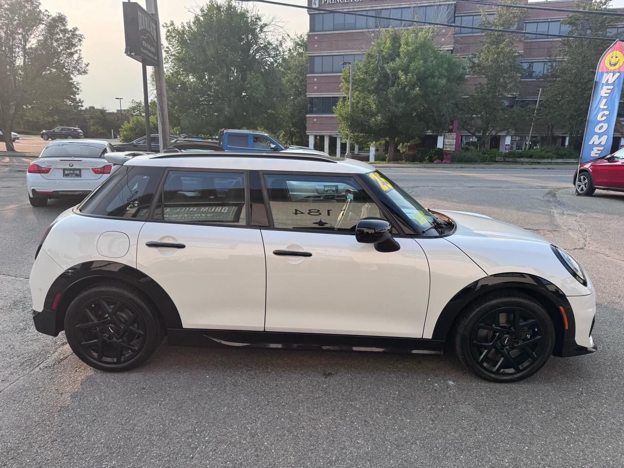 MINI Cooper JCW Signature Plus Convertible 2025