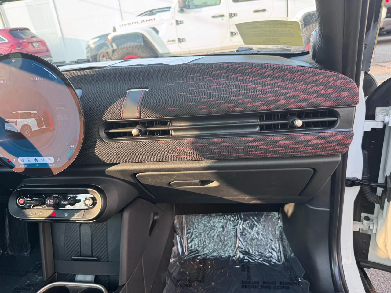 MINI Cooper JCW Signature Plus Convertible 2025