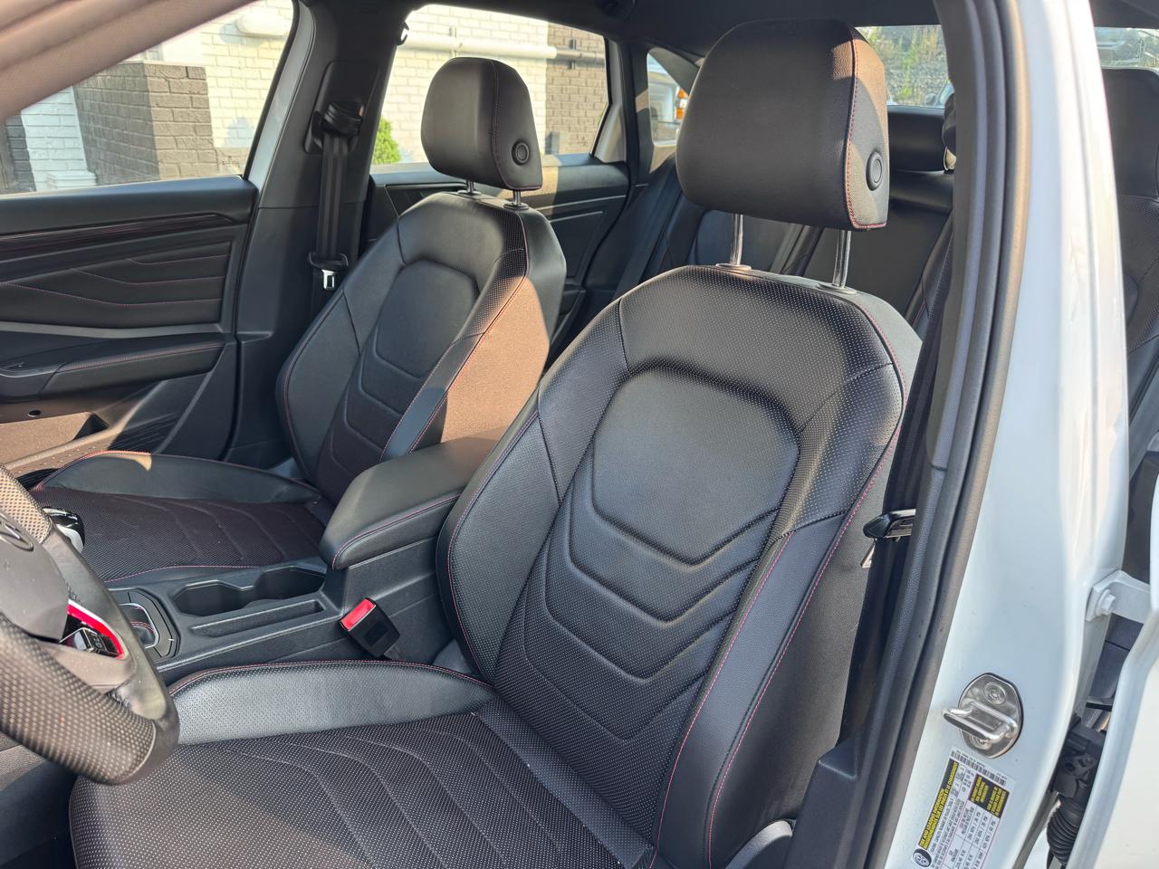 Volkswagen Jetta GLI Autobahn 6M 2024