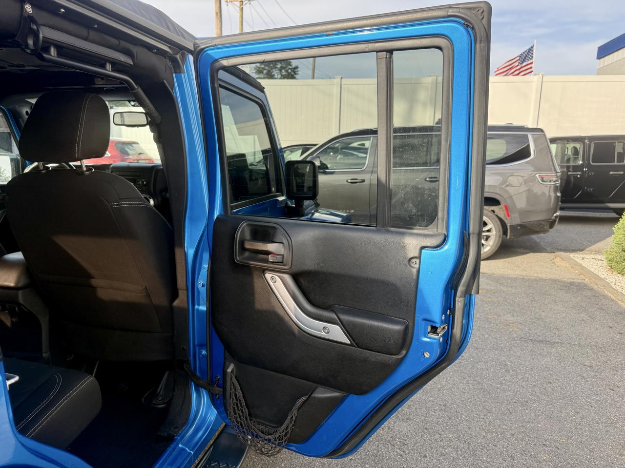Jeep Wrangler Unlimited Sahara 4WD 2015