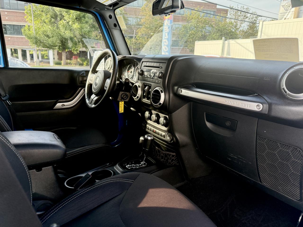 Jeep Wrangler Unlimited Sahara 4WD 2015