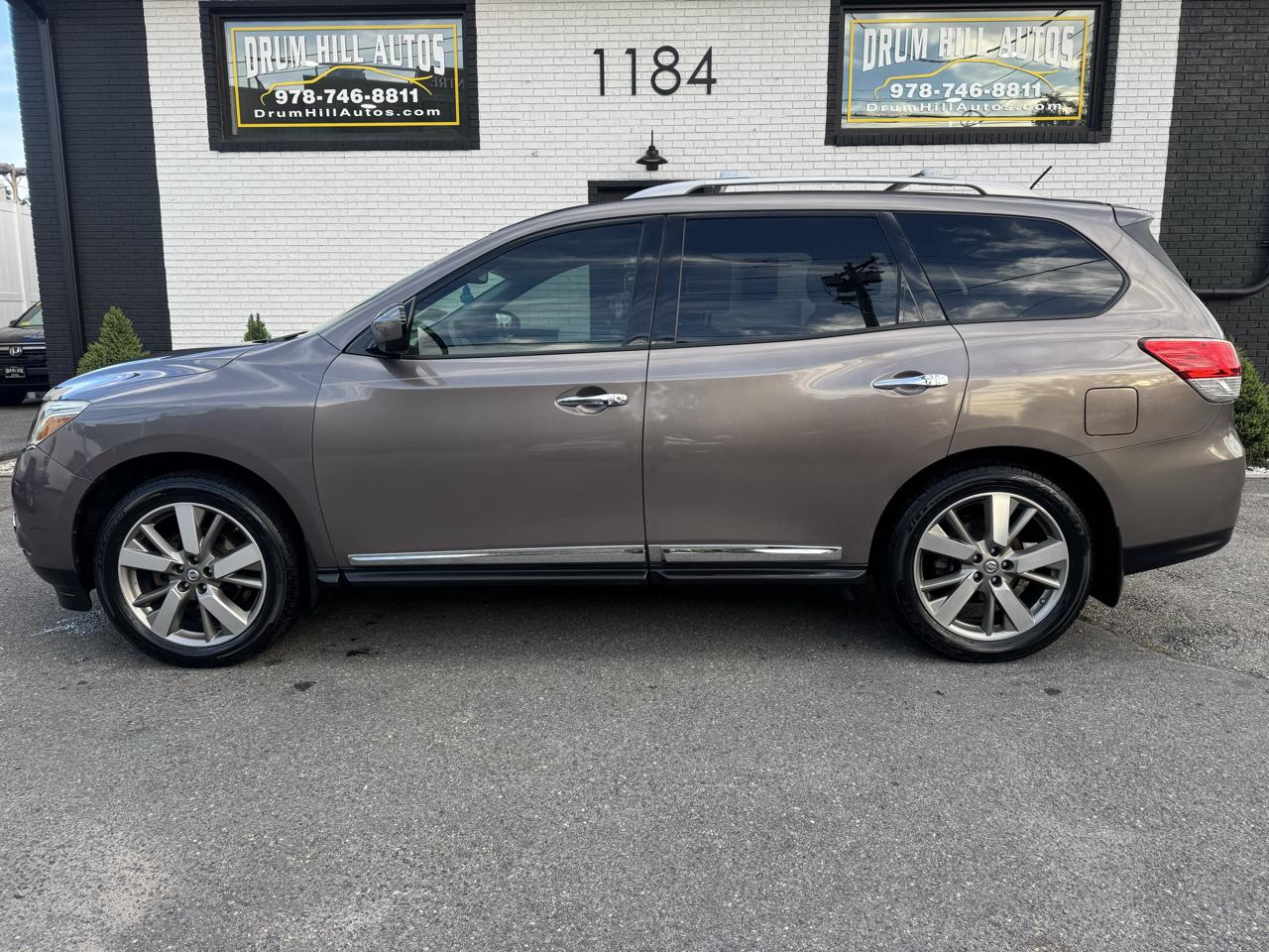 Nissan Pathfinder Platinum 4D SUV 4WD 2014
