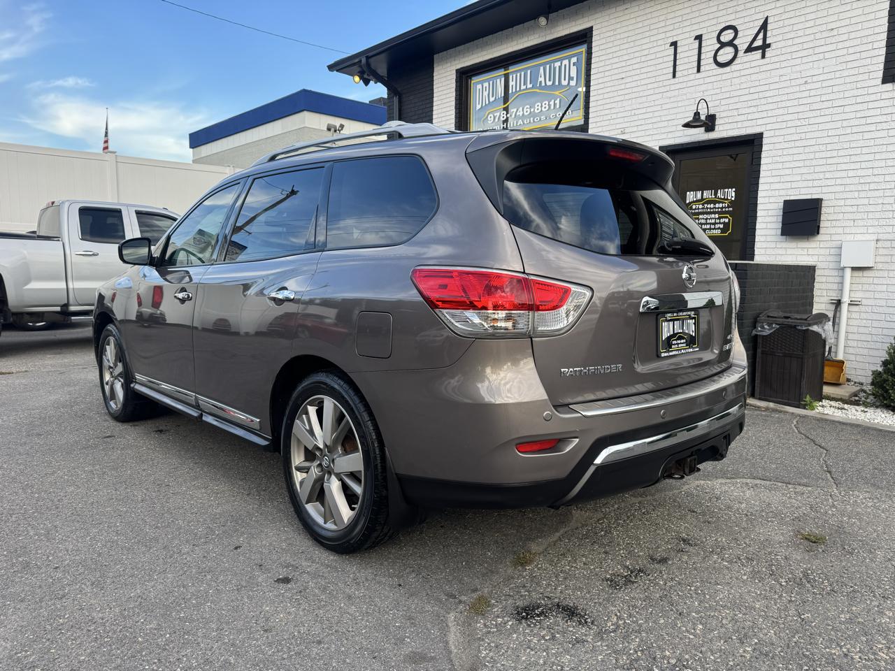 Nissan Pathfinder Platinum 4D SUV 4WD 2014