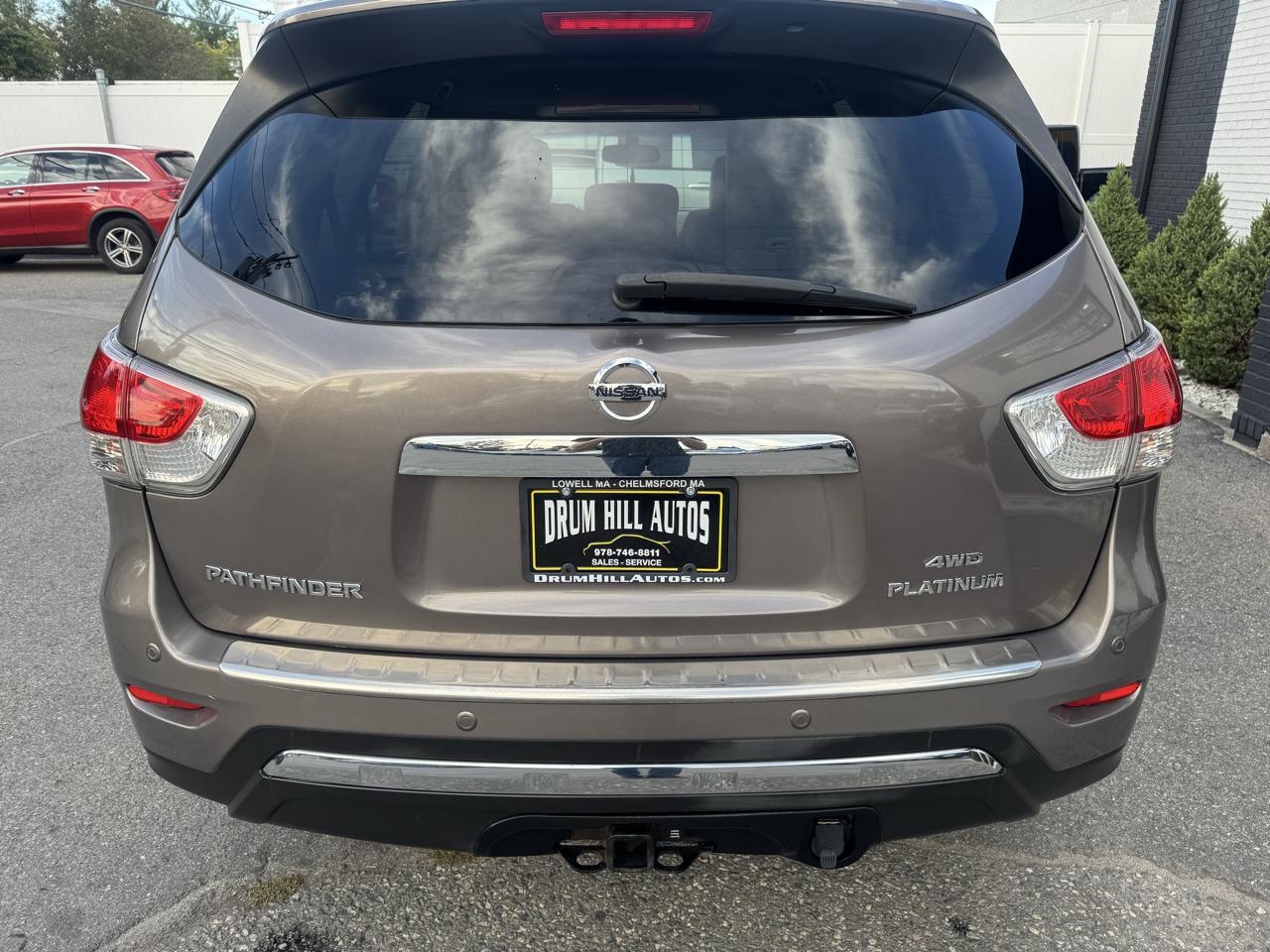 Nissan Pathfinder Platinum 4D SUV 4WD 2014