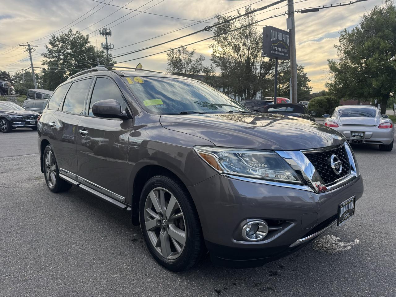 Nissan Pathfinder Platinum 4D SUV 4WD 2014