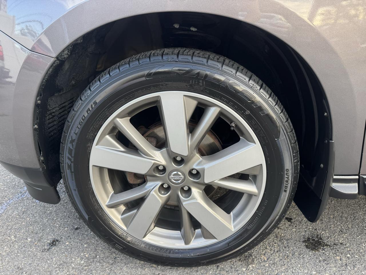 Nissan Pathfinder Platinum 4D SUV 4WD 2014
