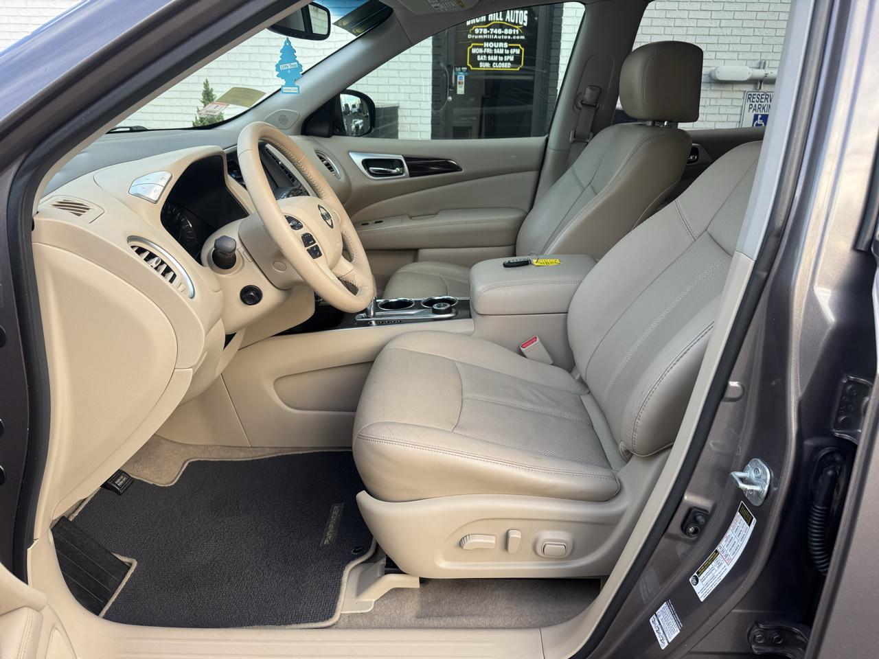 Nissan Pathfinder Platinum 4D SUV 4WD 2014