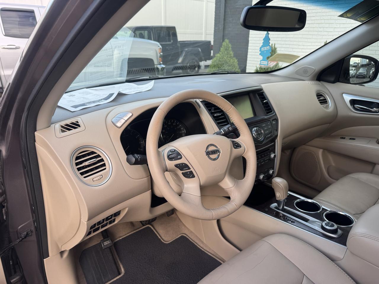 Nissan Pathfinder Platinum 4D SUV 4WD 2014