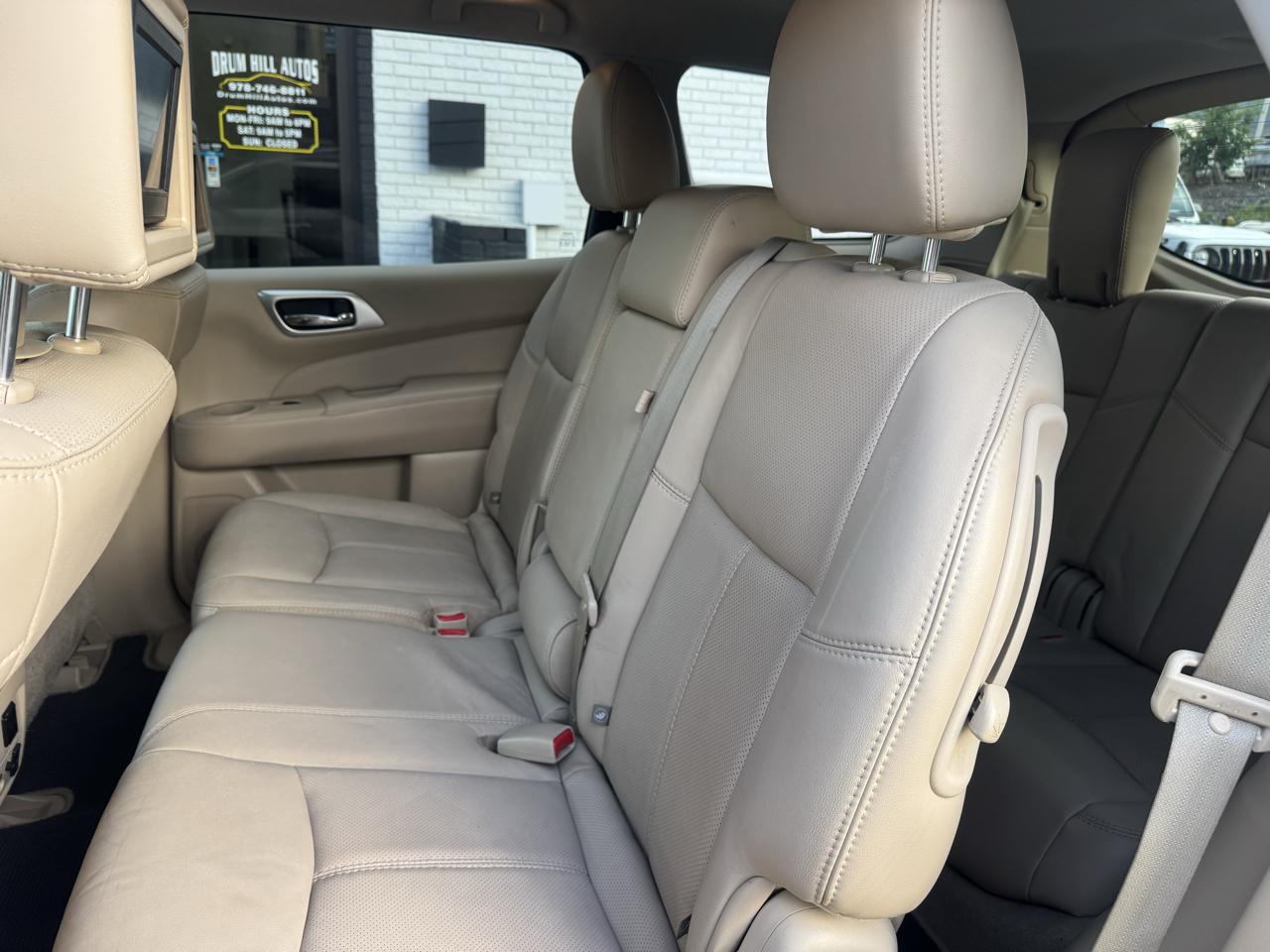 Nissan Pathfinder Platinum 4D SUV 4WD 2014