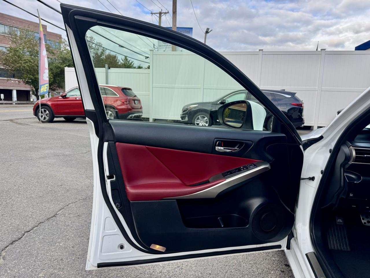Lexus IS 300 AWD 2016