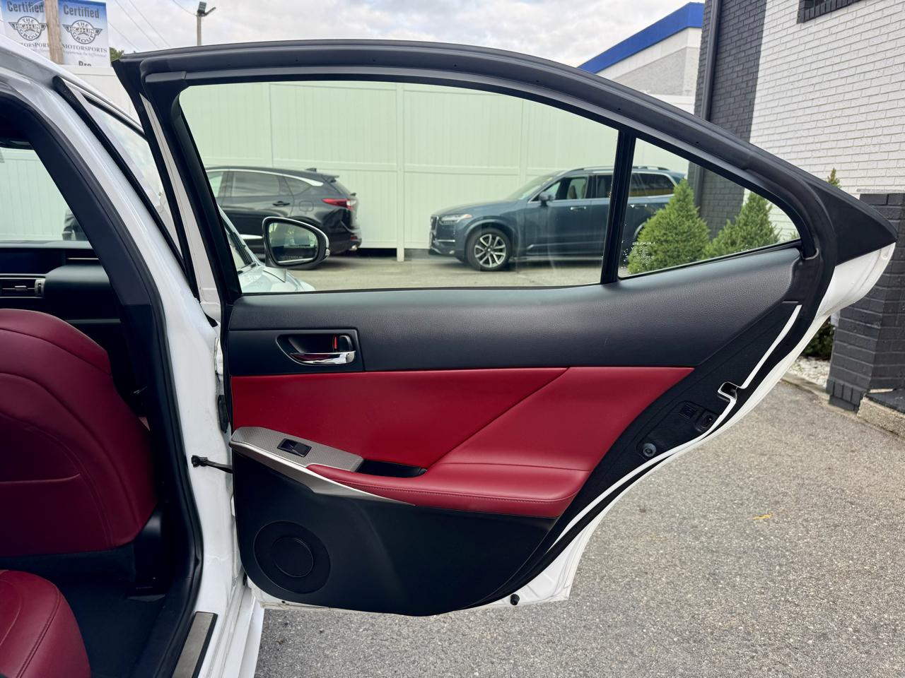 Lexus IS 300 AWD 2016