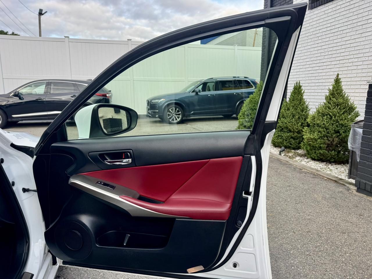 Lexus IS 300 AWD 2016