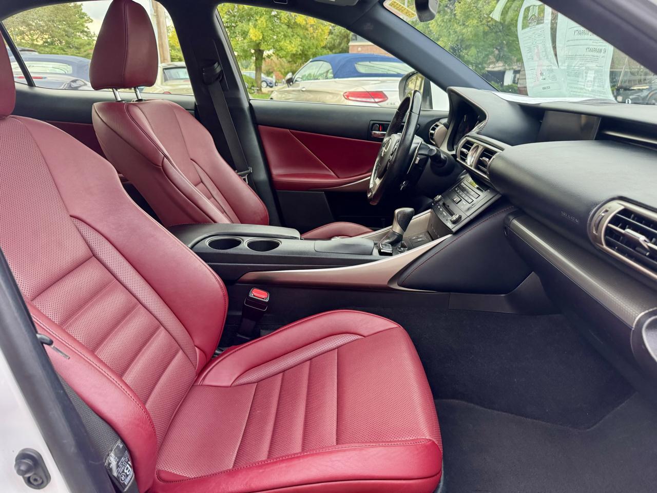 Lexus IS 300 AWD 2016