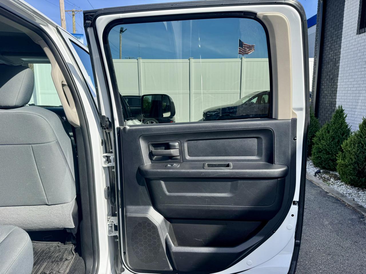 RAM 2500 Tradesman Crew Cab SWB 4WD 2018
