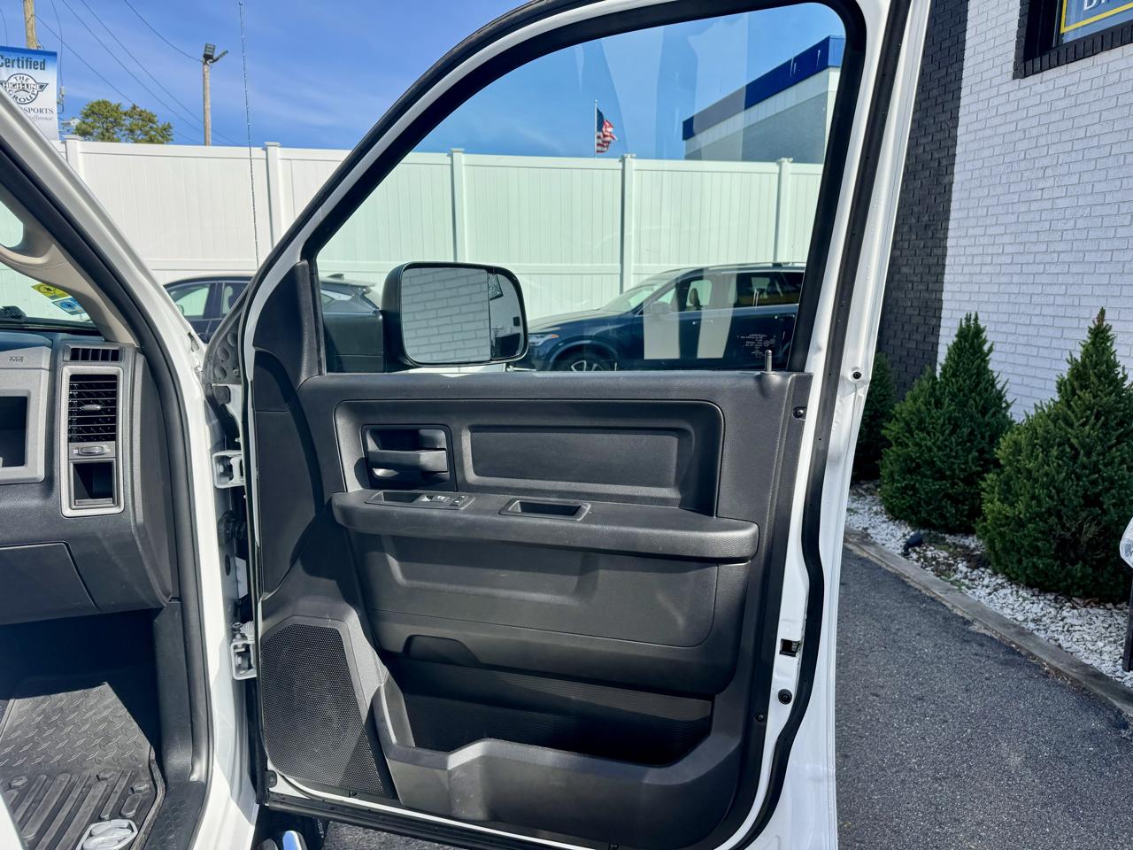 RAM 2500 Tradesman Crew Cab SWB 4WD 2018