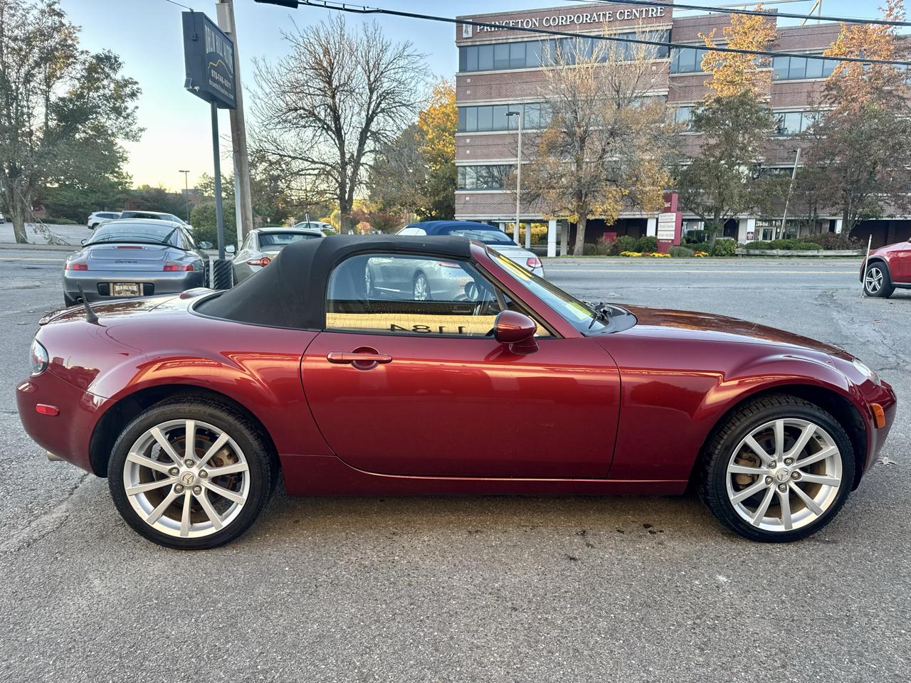 Mazda MX-5 Miata Grand Touring 2007
