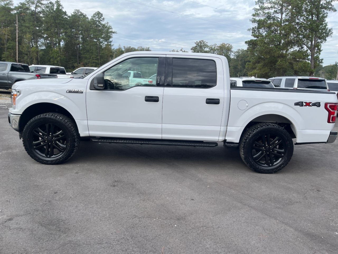 Ford F-150 XLT 4WD SuperCrew 5.5' Box 2019 Ford F-150 XLT 4WD SuperCrew 5.5' Box 2019
