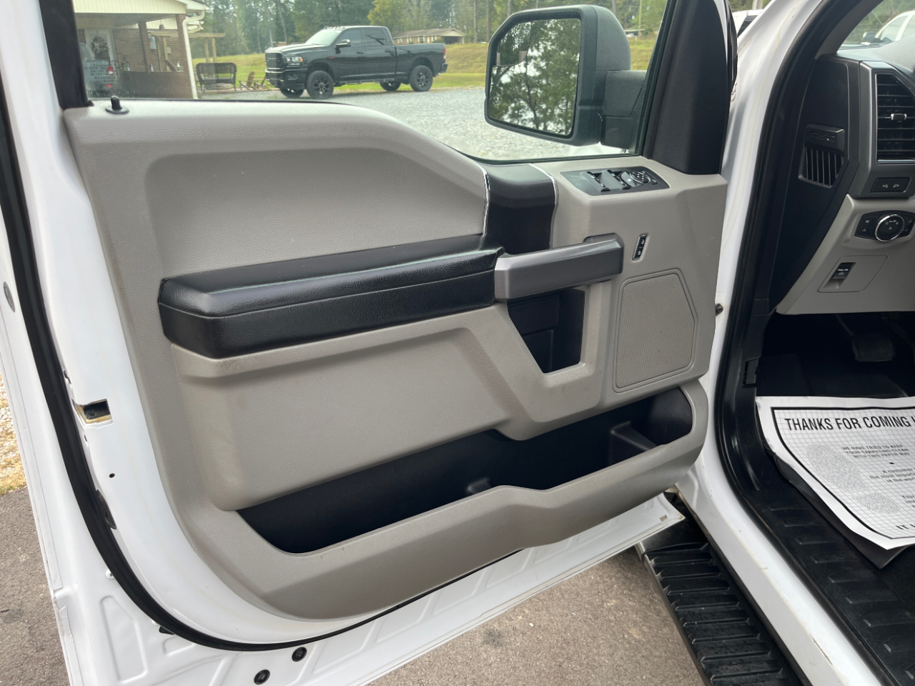 Ford F-150 XLT 4WD SuperCrew 5.5' Box 2019 Ford F-150 XLT 4WD SuperCrew 5.5' Box 2019