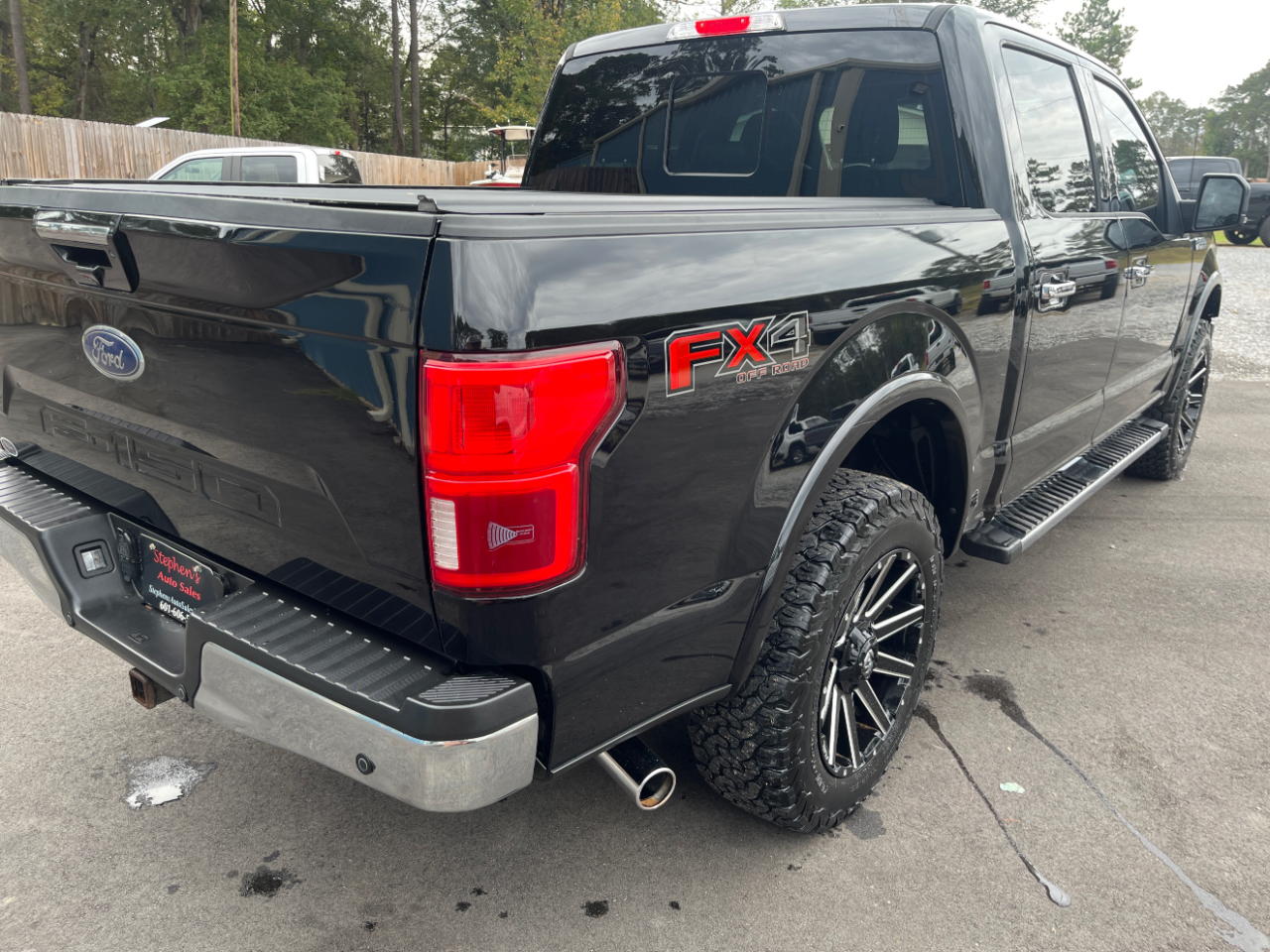 Ford F-150 Lariat 4WD SuperCrew 5.5' Box 2018 Ford F-150 Lariat 4WD SuperCrew 5.5' Box 2018