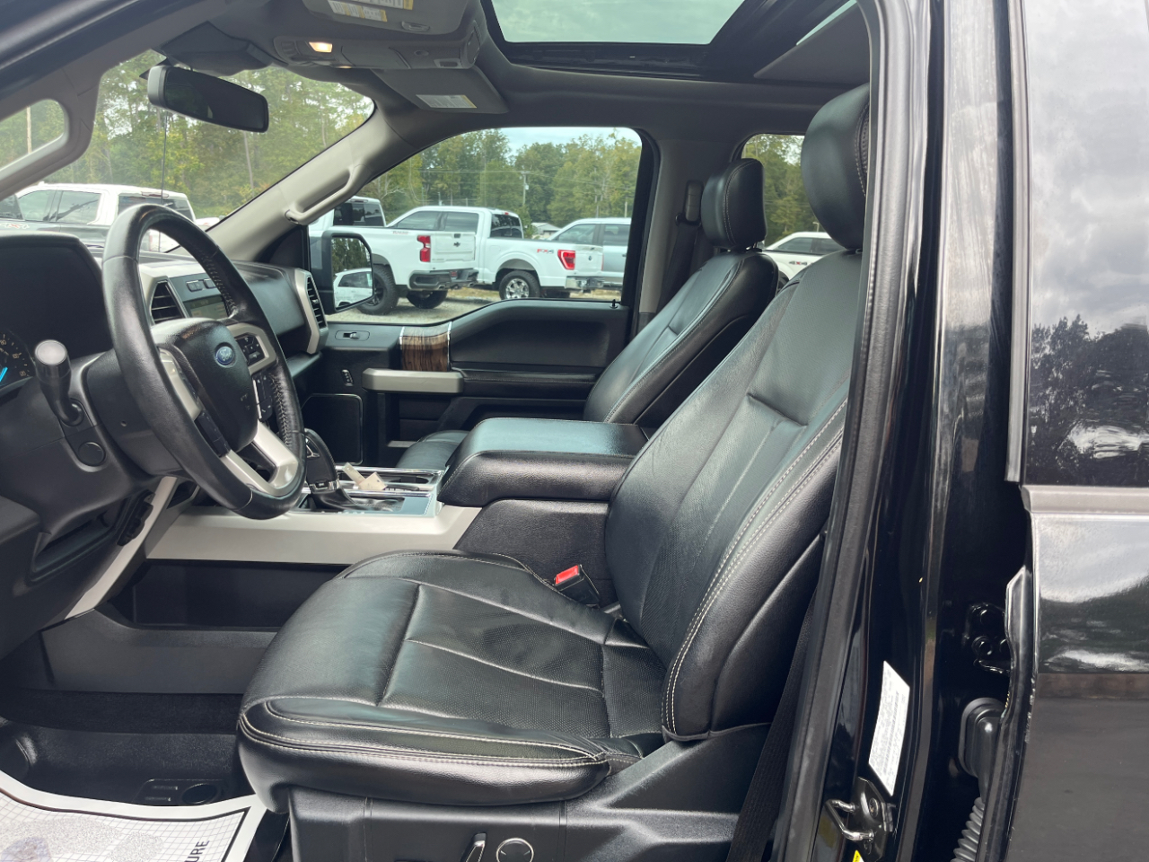 Ford F-150 Lariat 4WD SuperCrew 5.5' Box 2018 Ford F-150 Lariat 4WD SuperCrew 5.5' Box 2018