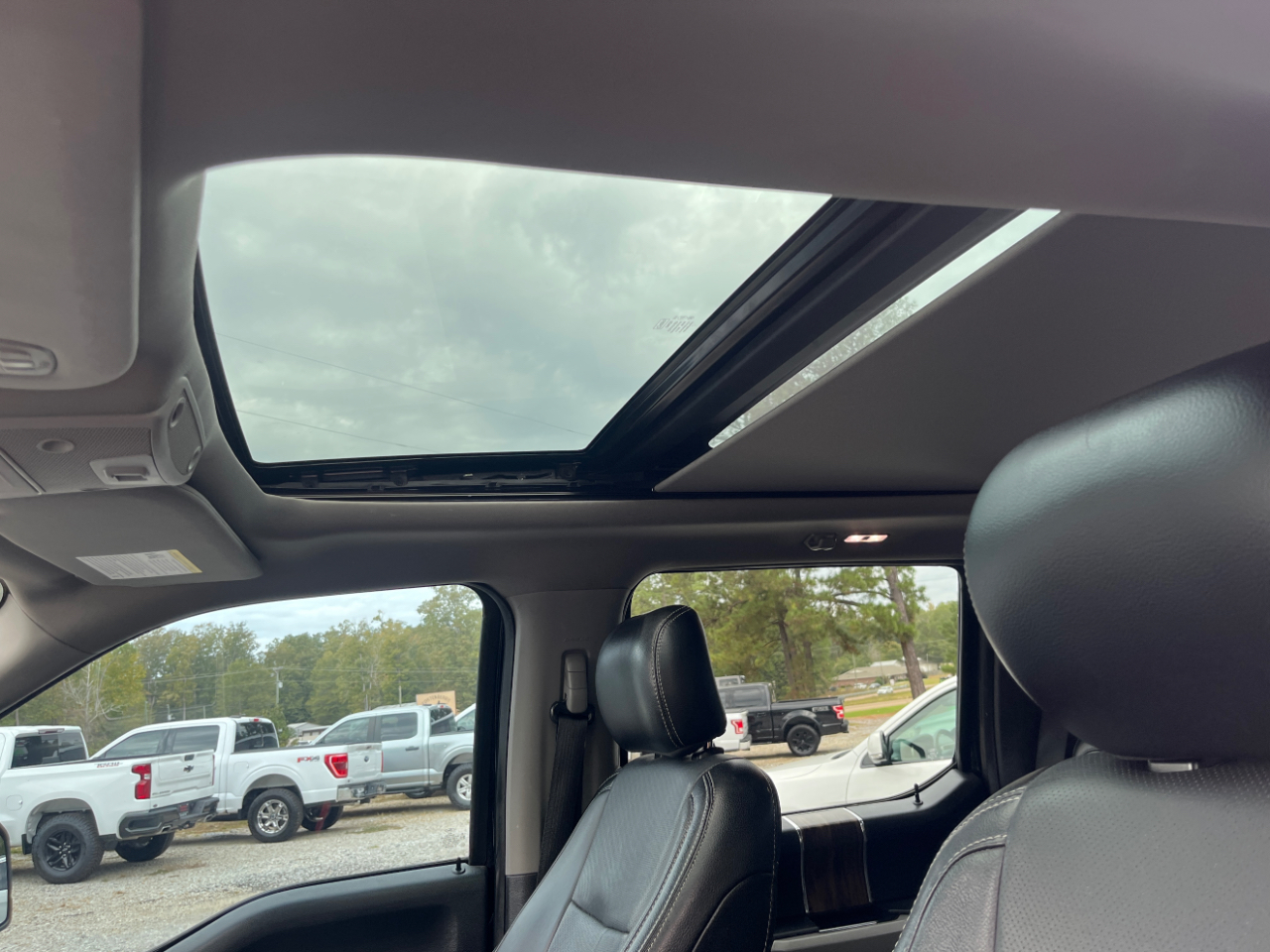 Ford F-150 Lariat 4WD SuperCrew 5.5' Box 2018 Ford F-150 Lariat 4WD SuperCrew 5.5' Box 2018