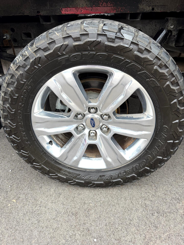 Ford F-150 4WD SuperCrew 145" Platinum 2015