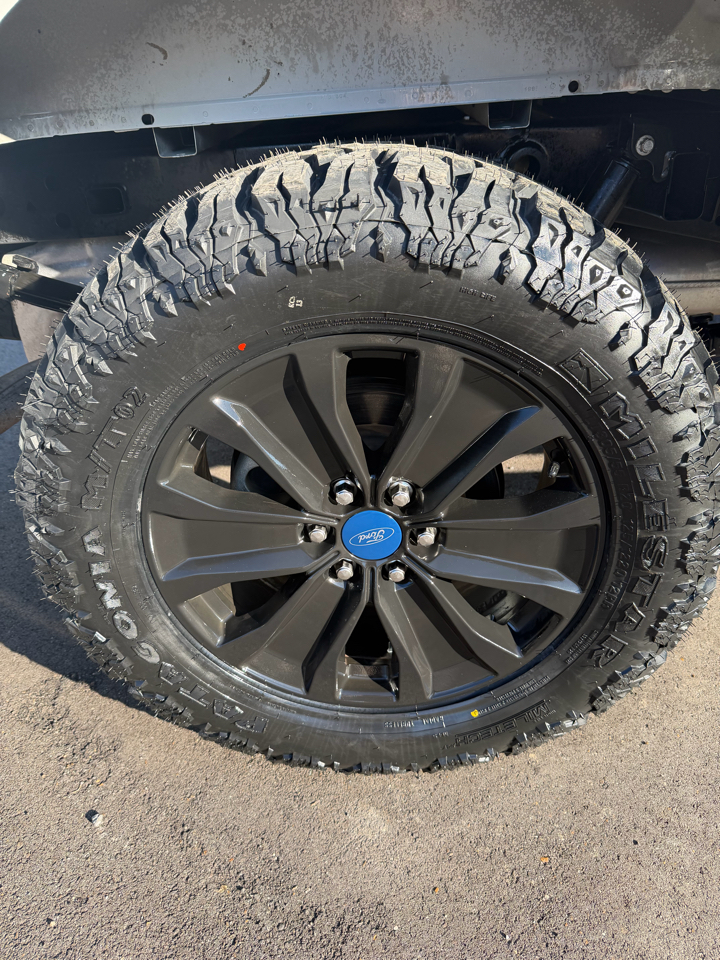 Ford F-150 4WD SuperCrew 145" Lariat 2019