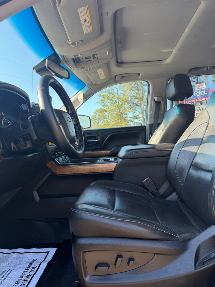 Chevrolet Silverado 1500 4WD Crew Cab 143.5" LTZ w/1LZ 2018
