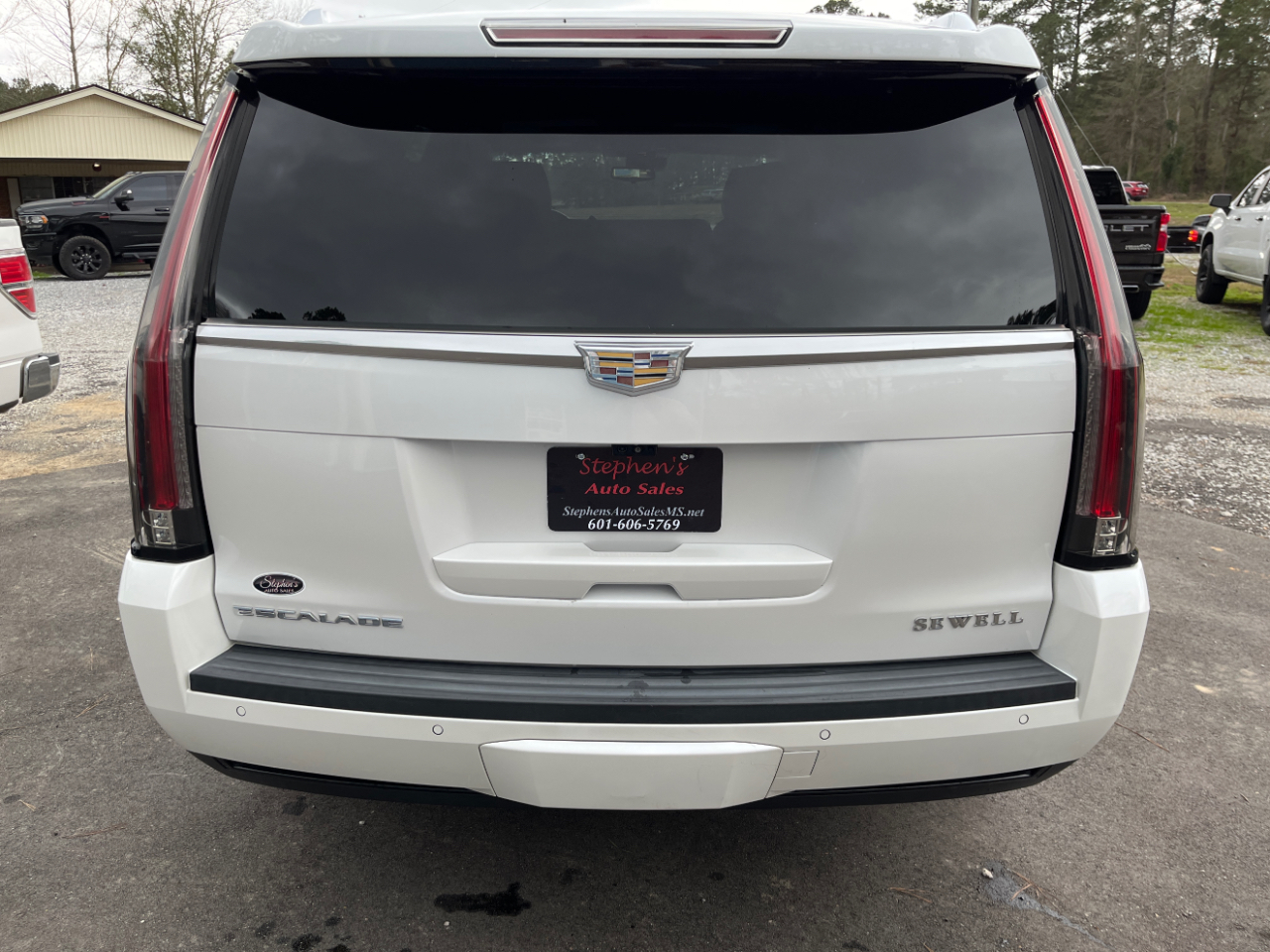 Cadillac Escalade 4WD 4dr Premium Luxury 2017