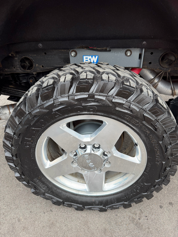 GMC Sierra 2500HD available WiFi 4WD Crew Cab 153.7" SLT 2015