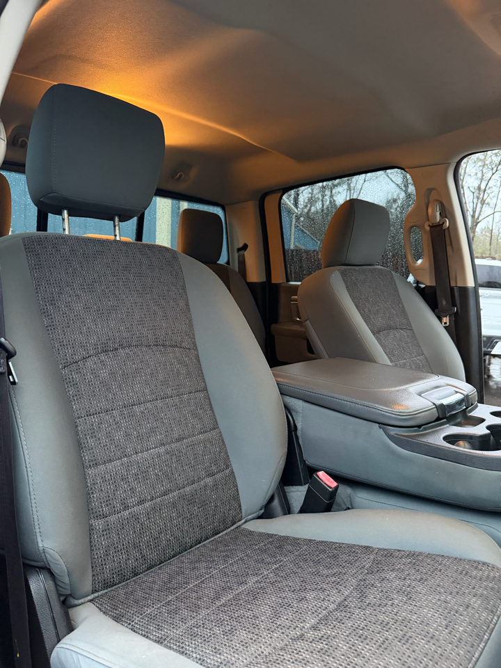 RAM 1500 Classic Big Horn 4x4 Crew Cab 5'7" Box 2019