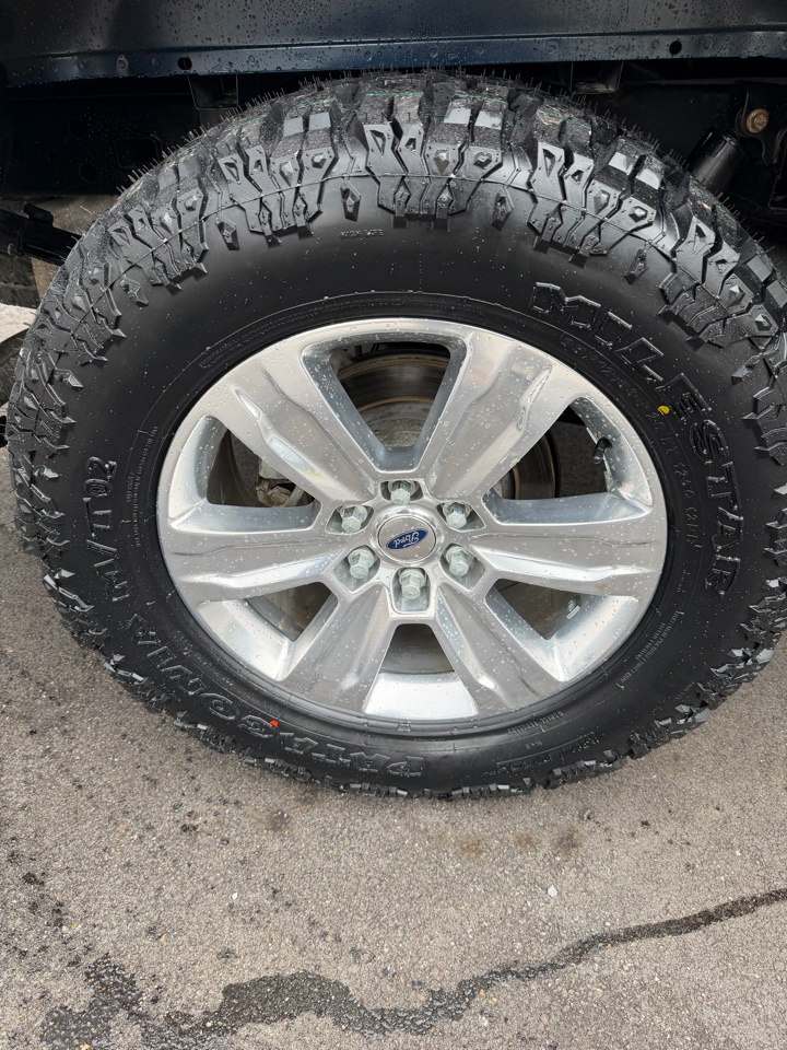 Ford F-150 4WD SuperCrew 145" Platinum 2017