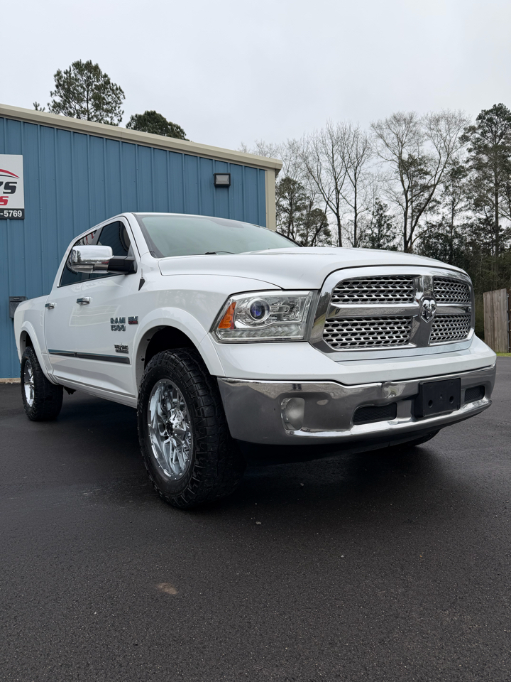 RAM 1500 Laramie 4x4 Crew Cab 5'7" Box 2017