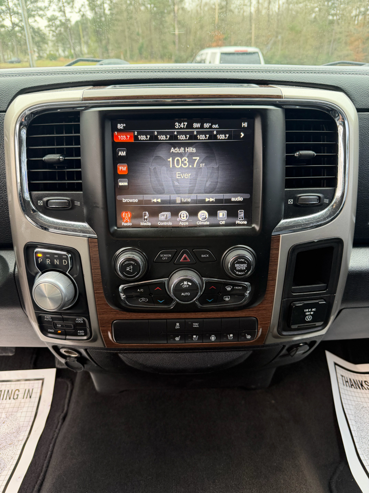 RAM 1500 Laramie 4x4 Crew Cab 5'7" Box 2017