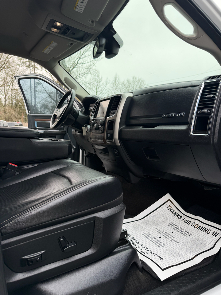 RAM 1500 Laramie 4x4 Crew Cab 5'7" Box 2017