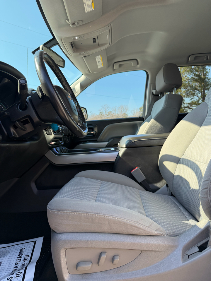 Chevrolet Silverado 1500 4WD Crew Cab 143.5" LT w/2LT 2015